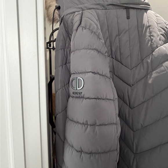 DKNY Charcoal Puffer Jacket with Faux Fur Trim - Picture 4 of 4